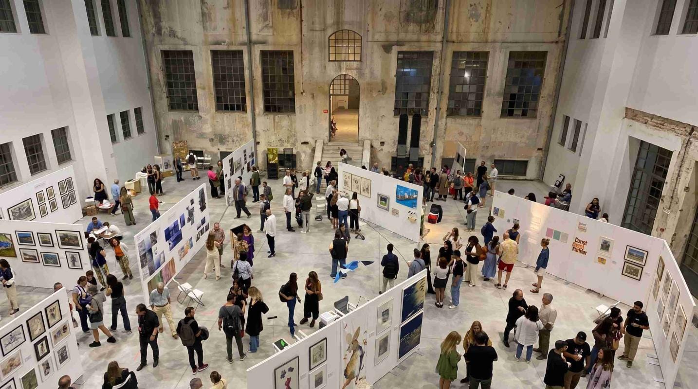 Art Fair Sepolia 16x9